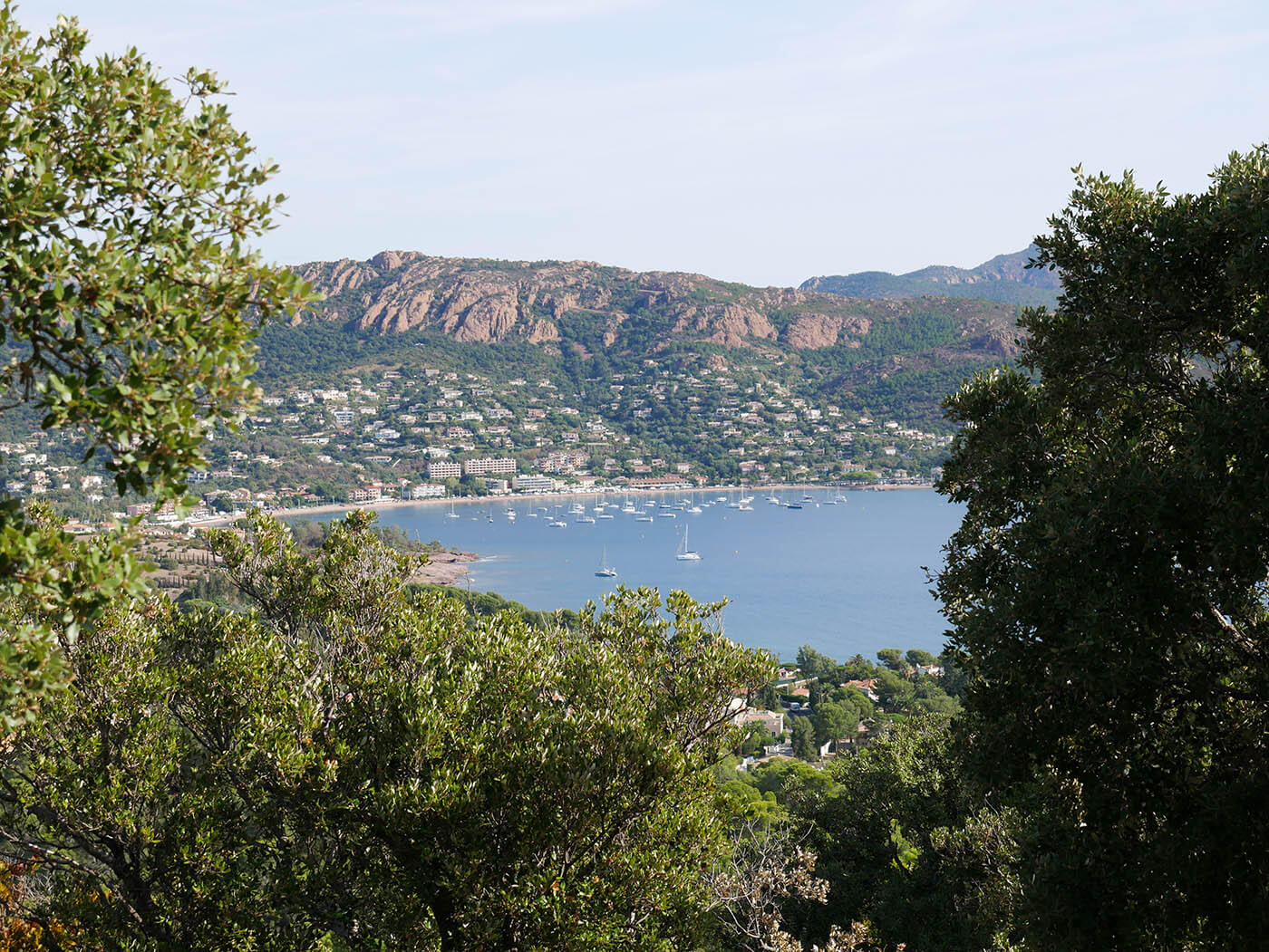 Vue sur la mer et  le Massif de l'Esterell