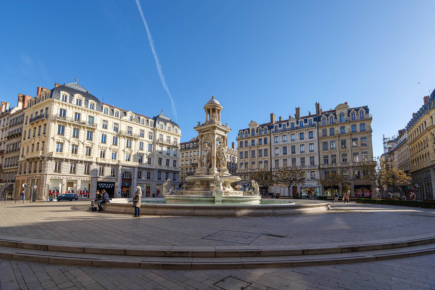 place des Jacobins à Lyon photographiée avec un ultra grand angle