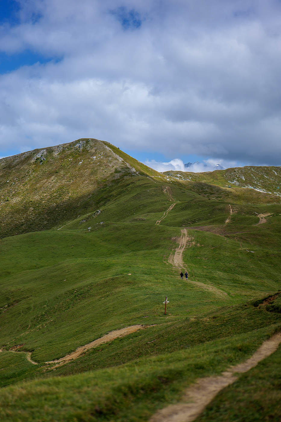 photo de randonneurs dans les Alpes